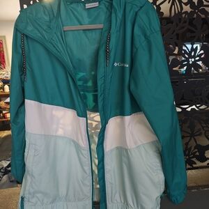Columbia Green and White Ski Jacket for Winter Adventures